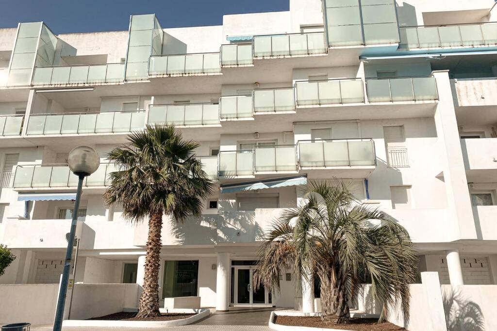 Blue Marina - Terraza, Piscina Y Wifi Gratis Apartment Roses Luaran gambar